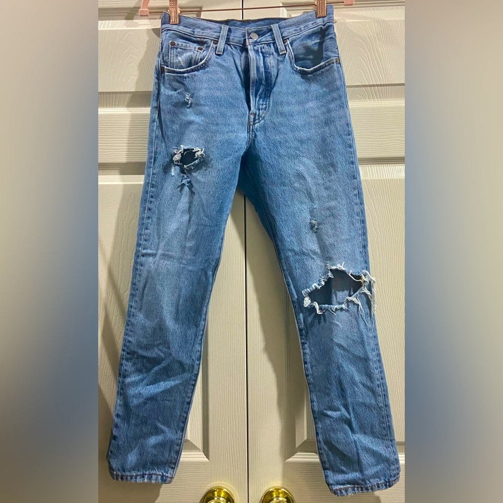 Vintage Levi's 501 Jeans Women's 25x28 Blue Premium Denim Big E Button Fly Y2K